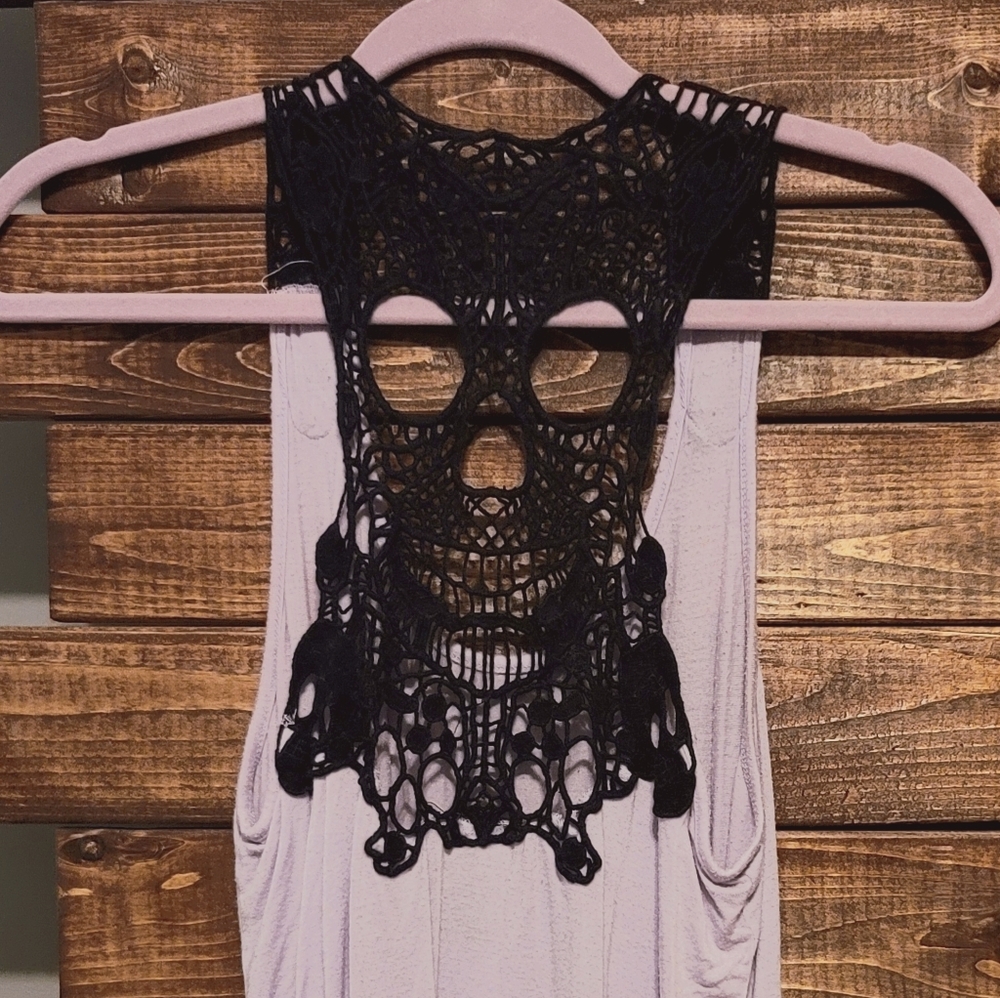 Skull tank